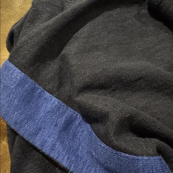 Lysse navy blue split neck linen knit sweater with contrasting blue strip - Picture 11 of 11